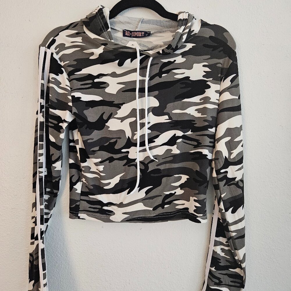 Athletic longsleeve top